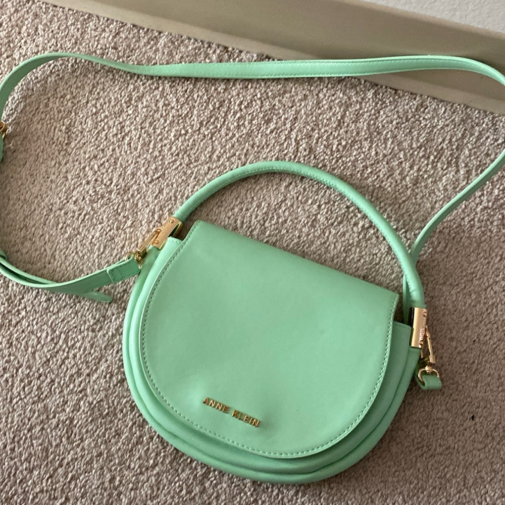 Anne Klein mint green hand bag
